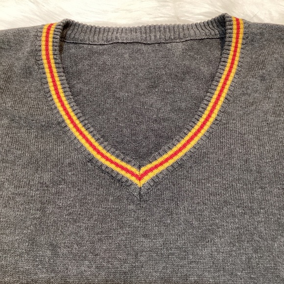 Women’s Grey VNeck Long Sleeves Pullover Ribbed Knit Sweater Yellow Red Stripes - Picture 3 of 4